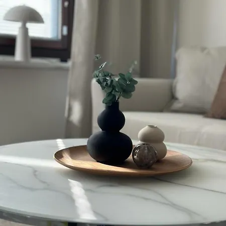 Design In Center With Free Parking *