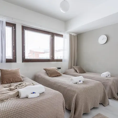 Design In Center With Free Parking *