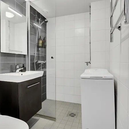 Design In Center With Free Parking Apartment